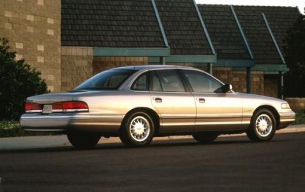 1995 Ford Crown Victoria #1