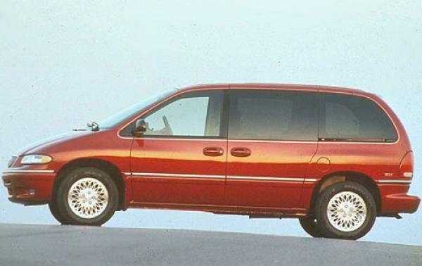 1997 Chrysler Town and Country #1