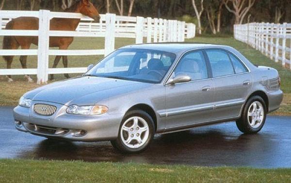 1998 Hyundai Sonata #1