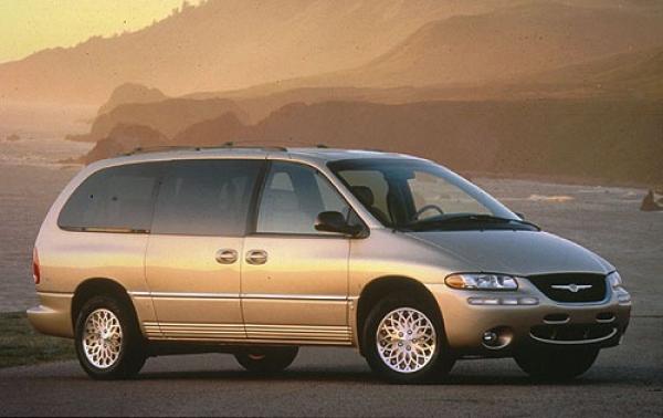 2001 Chrysler Town and Country #1