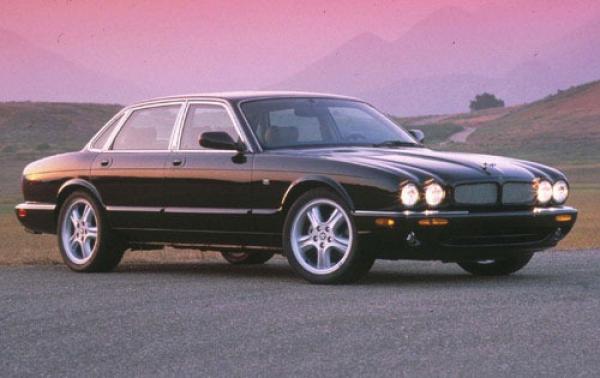 1999 Jaguar XJR #1