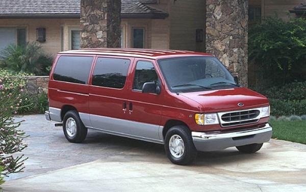 2000 Ford Econoline Wagon #1