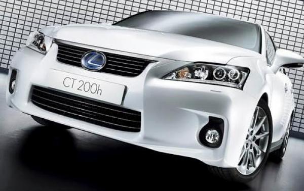 2011 Lexus CT 200h #1