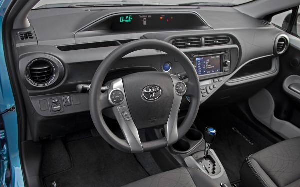 2013 Toyota Prius c #1