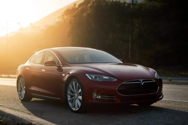 2014 Tesla Model S #1