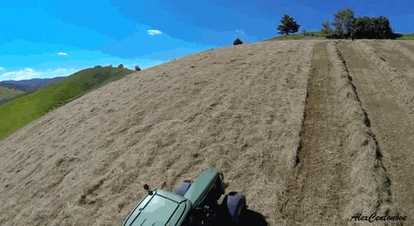 Ploughing is no problem when you have John Deere 6620 