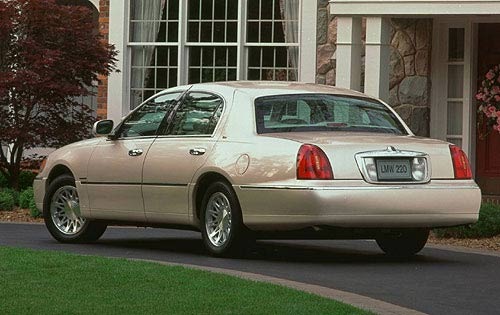 1998 Lincoln Town Car 4 D exterior #3