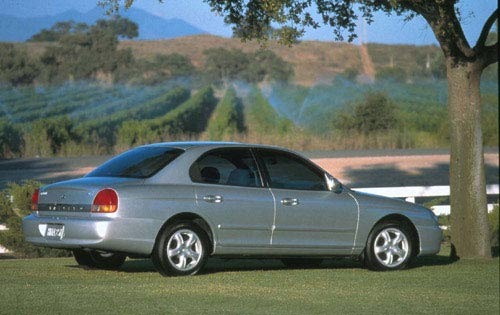 1999 Hyundai Sonata 4 Dr  exterior #3