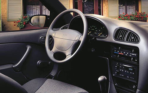 2000 Chevrolet Metro 4 Dr interior #7