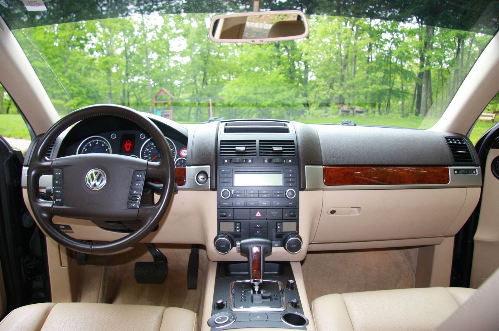 Volkswagen touareg 2004. Volkswagen Touareg 2004 Interior. Touareg 2003 3.2 салон. Volkswagen Touareg 2004 салон. Фольксваген Туарег 2004 салон.