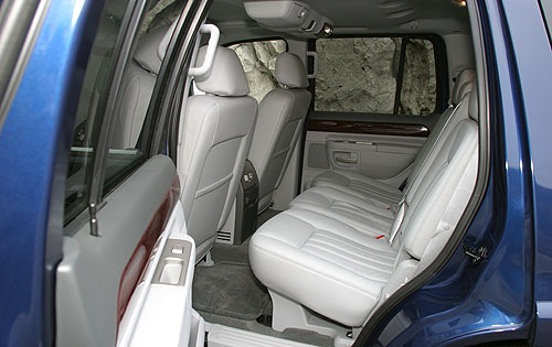 2004 Lincoln Aviator Rear interior #5