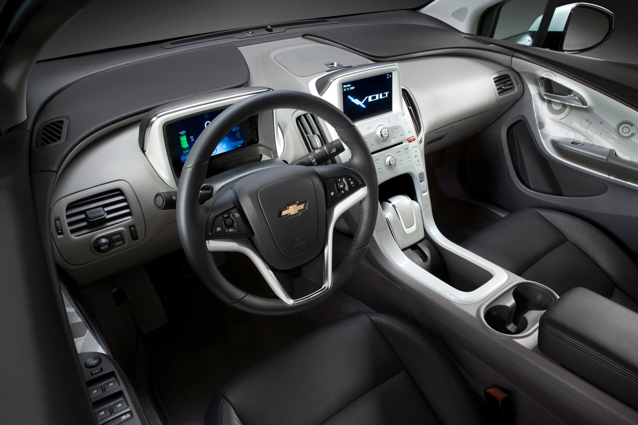 Шевроле внутри салона. Шевроле вольт 2023. Chevrolet Volt 2014 Interior. Chevrolet Volt 2015. Chevrolet Volt салон.