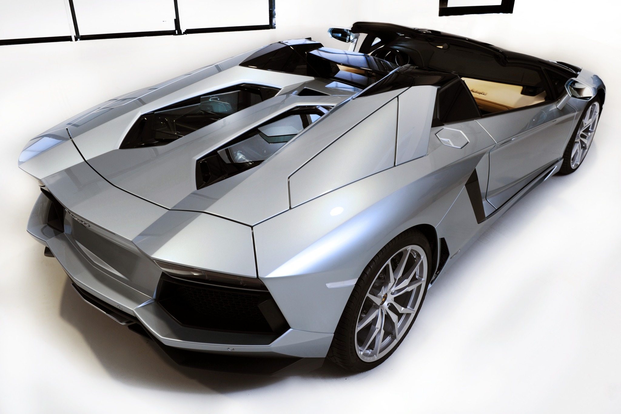 2013 Lamborghini Aventado interior #9