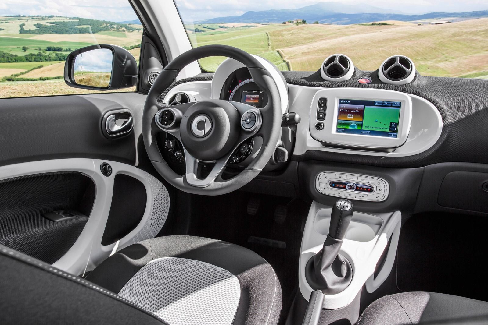 2016 smart fortwo #9