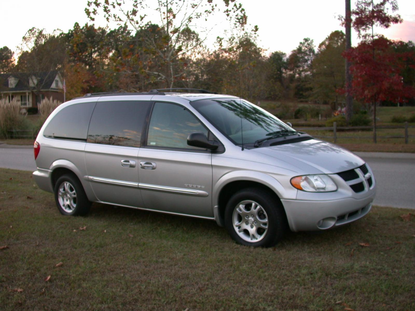 Dodge caravan 2001 год