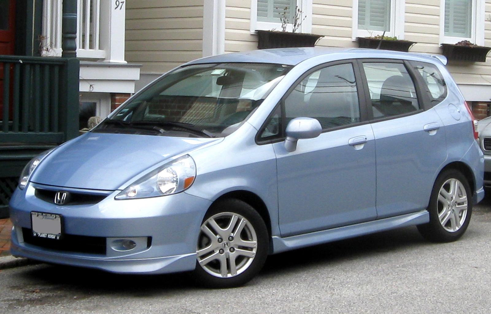 Fitter first. Хонда фит 1 поколение. Honda Fit 2001. Honda Fit 2008. Хонда фит 2008.