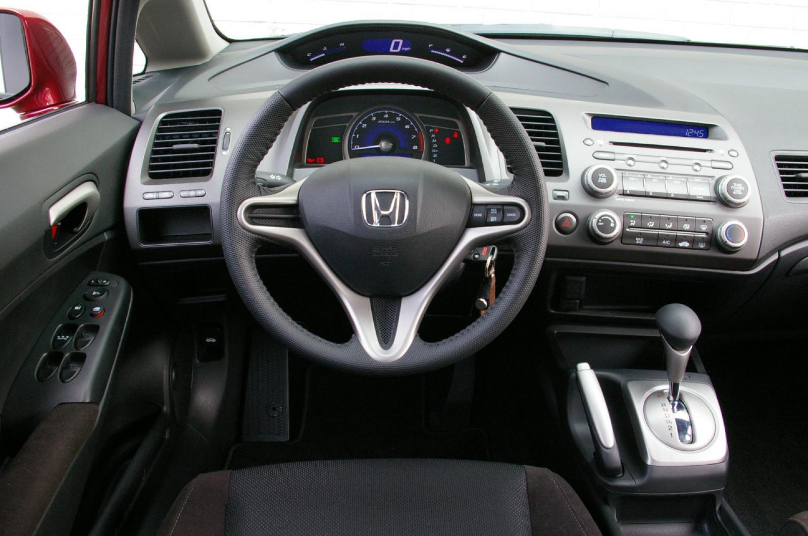Honda v панель. Honda Civic 2008 салон. Honda Civic 8 Interior. Honda Civic 2010 комплектация. Honda Civic 2007 салон.