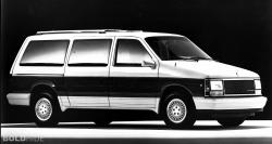 1990 Chrysler Town and Country #8
