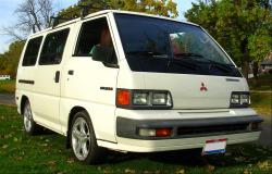 1990 Mitsubishi Vanwagon #12