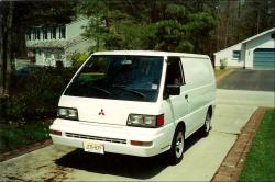 1990 Mitsubishi Vanwagon #13