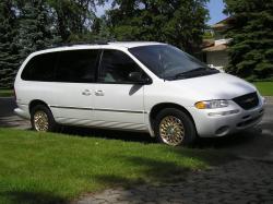 1993 Chrysler Town and Country #7