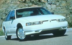 1995 Oldsmobile Cutlass Supreme #2