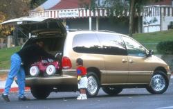 1996 Chrysler Town and Country #5