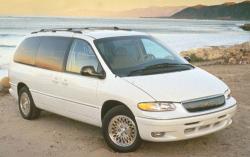1996 Chrysler Town and Country #2