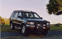 1997 Nissan Pathfinder #3