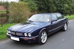 1998 Jaguar XJR #9