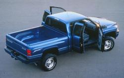 2001 Dodge Ram Pickup 2500 #2