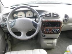 1999 Chrysler Town and Country #6