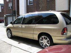 1999 Chrysler Town and Country #9