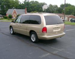 1999 Chrysler Town and Country #10