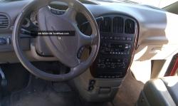 2001 Chrysler Town and Country #12