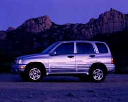 2002 Chevrolet Tracker #9