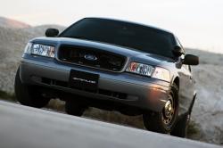 2004 Ford Crown Victoria #23