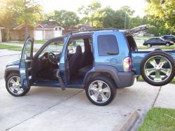 2004 Jeep Liberty #20