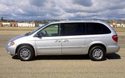 2004 Chrysler Town and Country #2