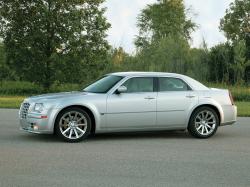 2005 Chrysler 300 #4