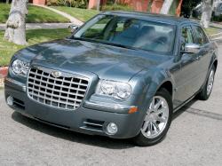 2005 Chrysler 300 #2