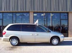 2006 Chrysler Town and Country #5