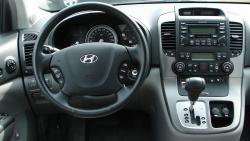 2008 Hyundai Entourage #15