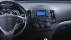 2011 Hyundai Elantra Touring #17