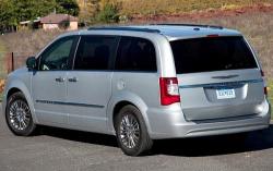 2012 Chrysler Town and Country #4