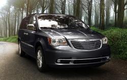 2013 Chrysler Town and Country #15