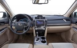 2013 Toyota Camry Hybrid #16