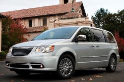 2013 Chrysler Town and Country #5