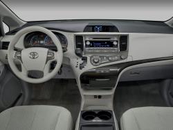 2014 Toyota Sienna #14