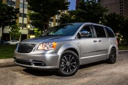 2015 Chrysler Town and Country #3